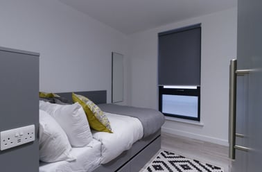 Classic En Suite, Oldway Centre, 39 High Street, City Centre, Swansea - Image 3